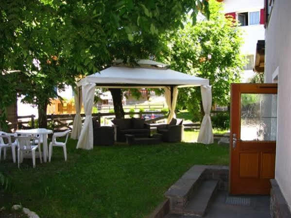 Hotel Nes Crepes Pozza di Fassa Exterior photo